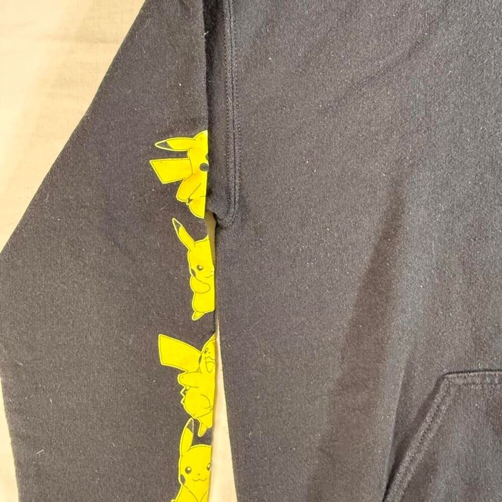 Pokemon multi Sweatshirt - Picture 2 of 8